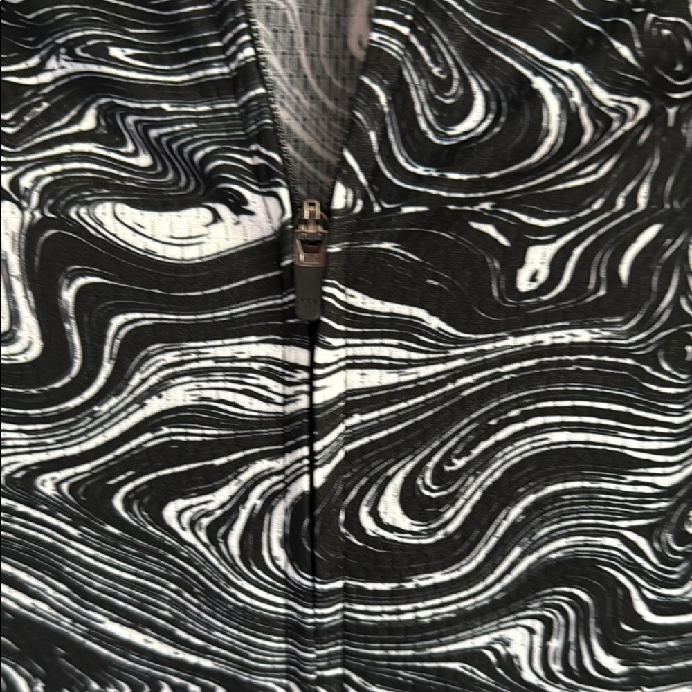 Panache Black and White Swirl Pattern Top Size Large Women - Picture 4 of 6